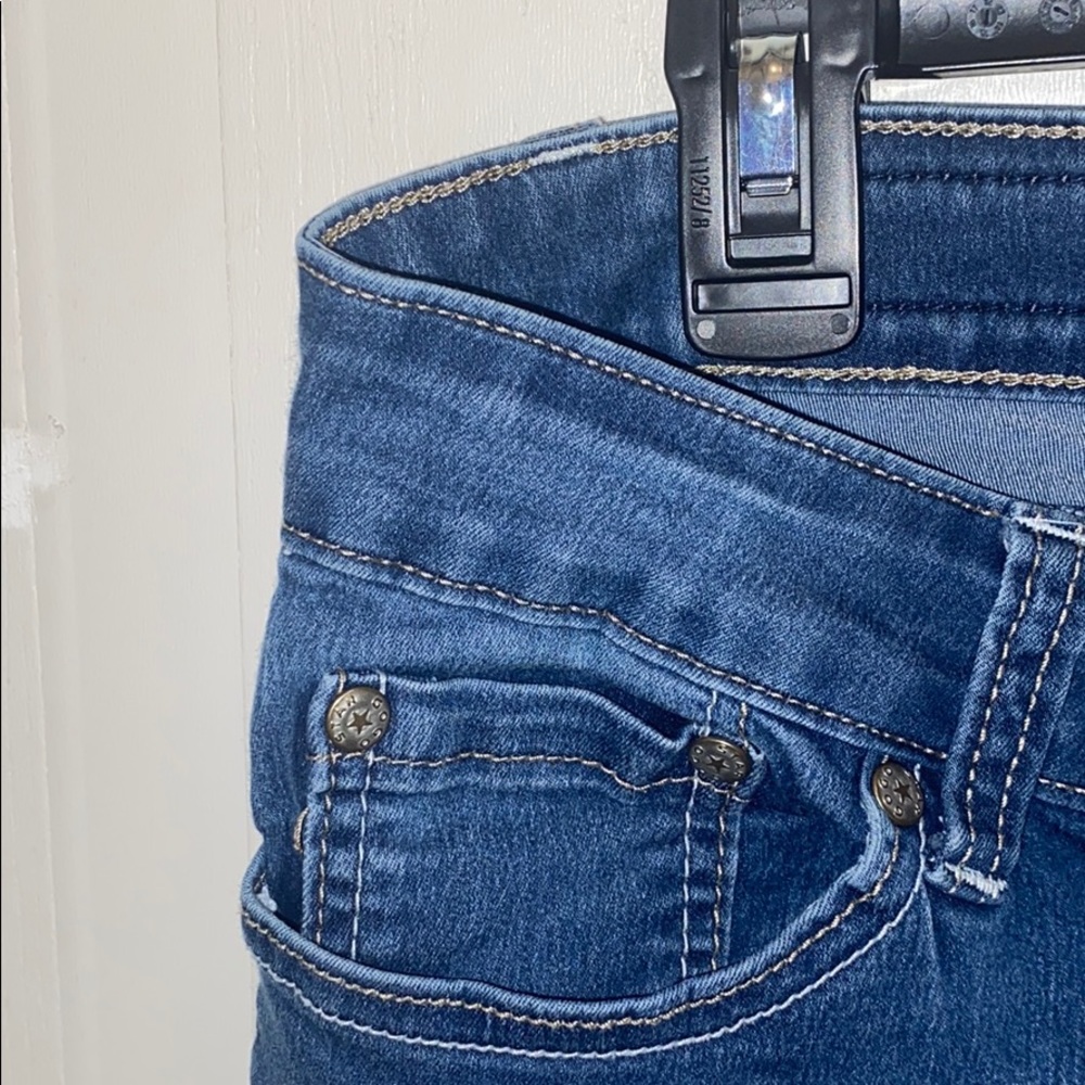 Capris - Picture 4 of 4